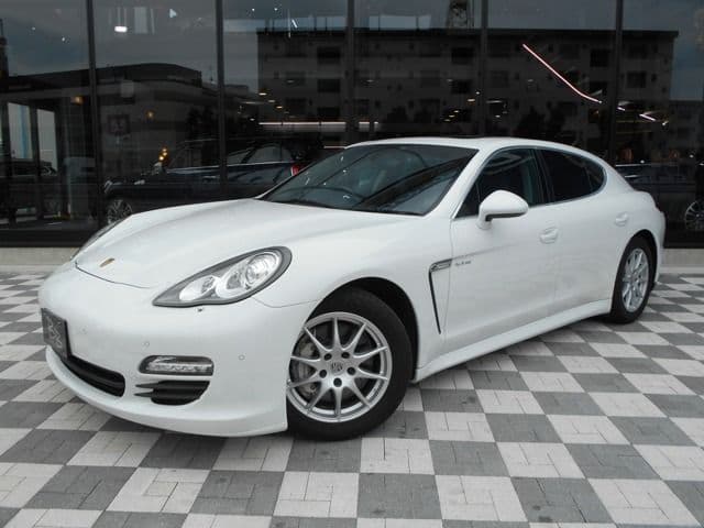 PORSCHE PORSCHE PANAMERA