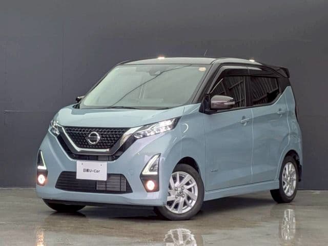 NISSAN