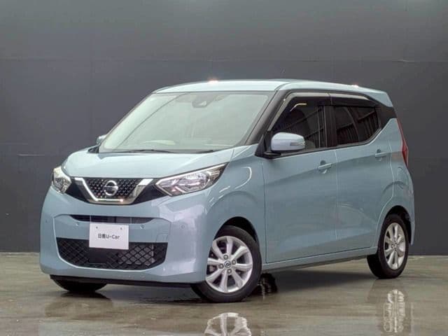 NISSAN
