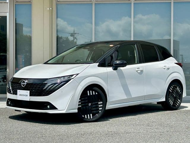 NISSAN AURA
