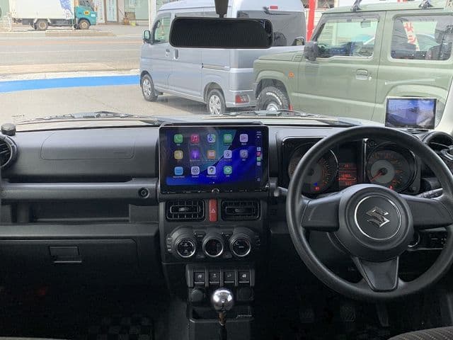 Car thumbnail 3