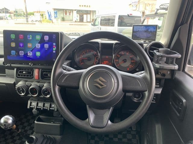 Car thumbnail 4