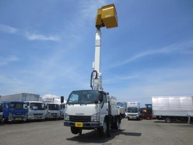 ISUZU