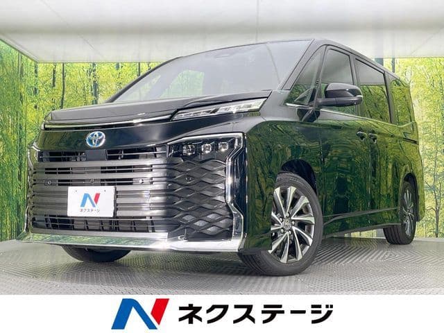 TOYOTA VOXY HYBRID
