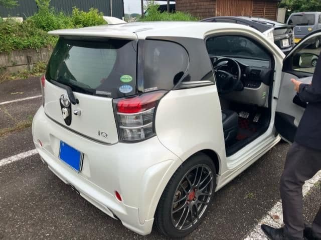 Car thumbnail 3
