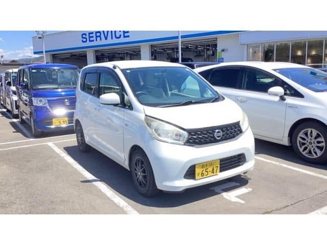 NISSAN
