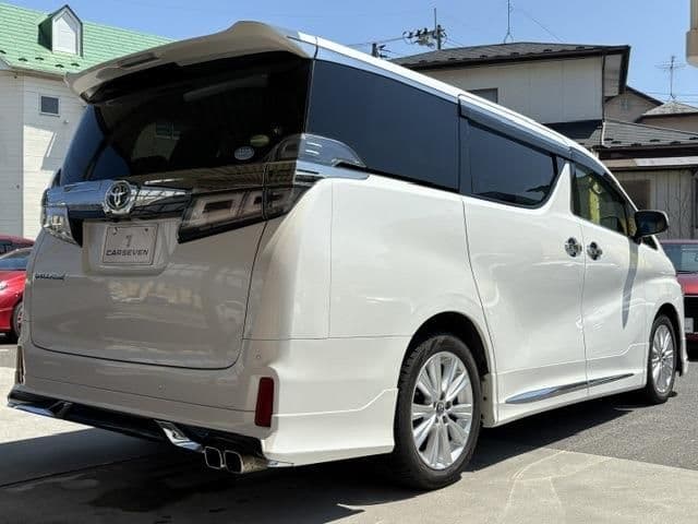 Car thumbnail 4