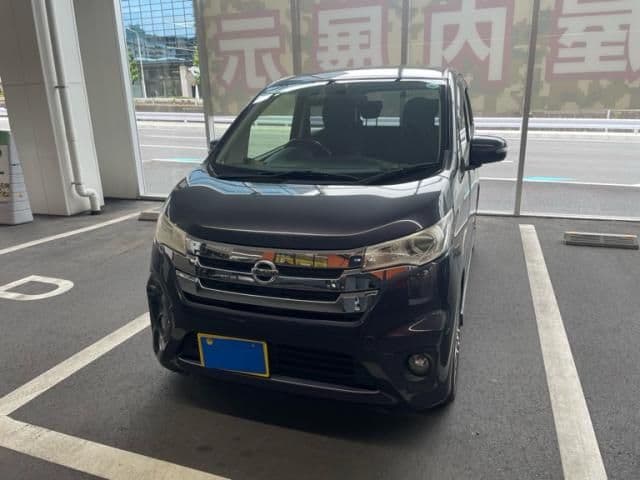 NISSAN
