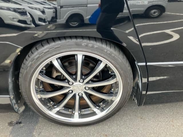 Car thumbnail 4