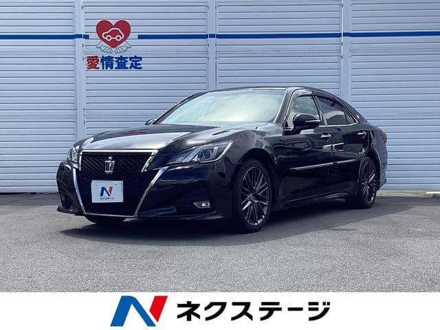 TOYOTA CROWN sedan
