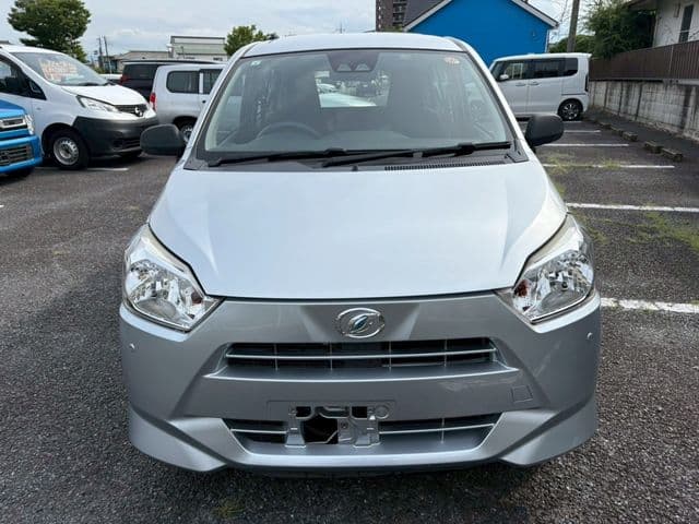 Car thumbnail 4