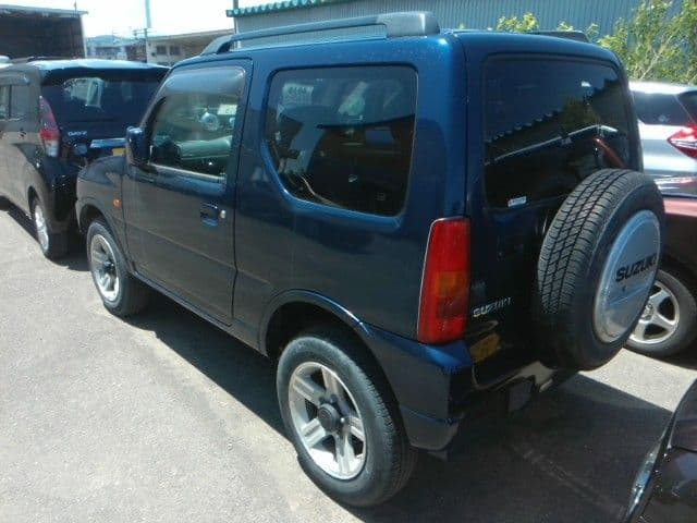 Car thumbnail 3