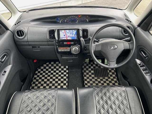 Car thumbnail 2