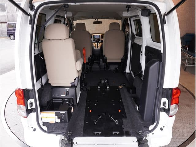 Car thumbnail 4