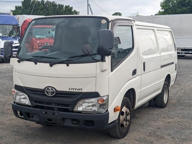 TOYOTA DYNA