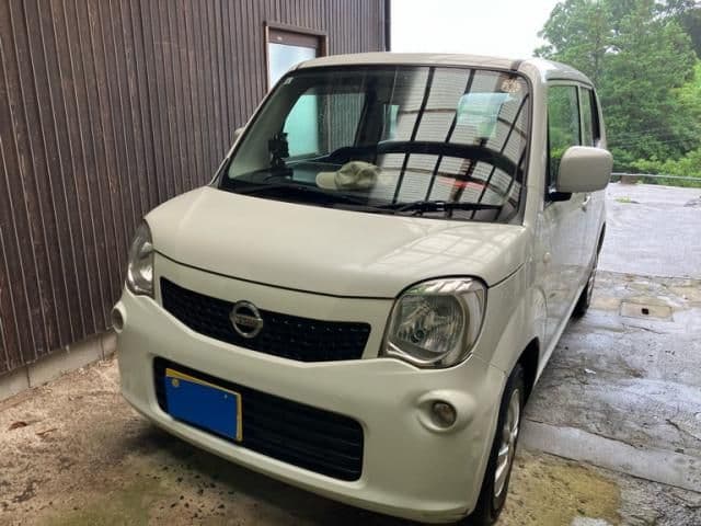NISSAN
