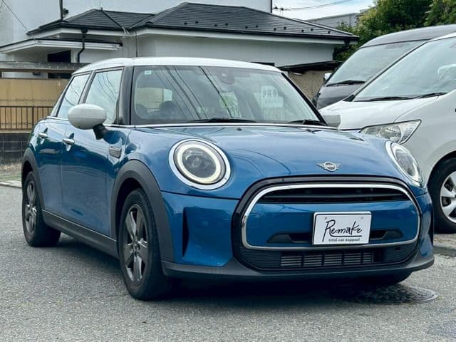 Car thumbnail 3