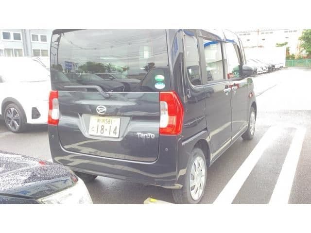 Car thumbnail 4