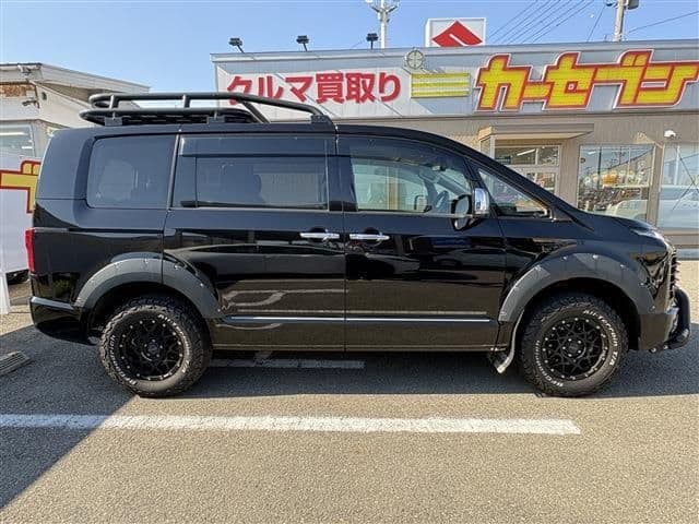 Car thumbnail 4