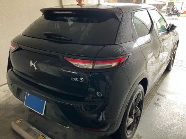 Car thumbnail 3