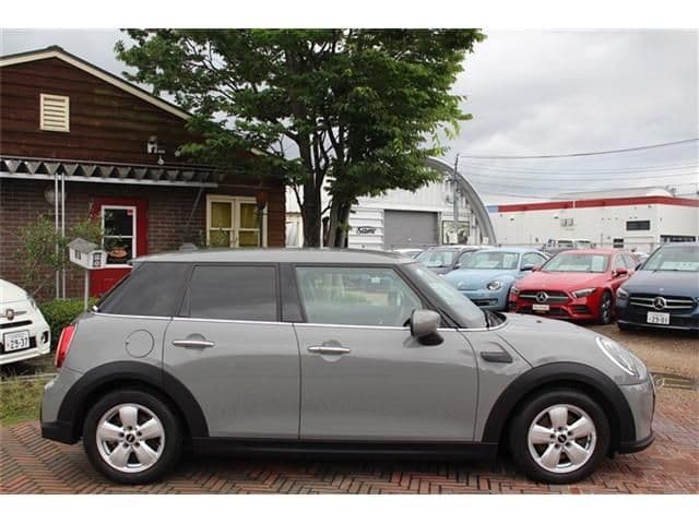 Car thumbnail 2