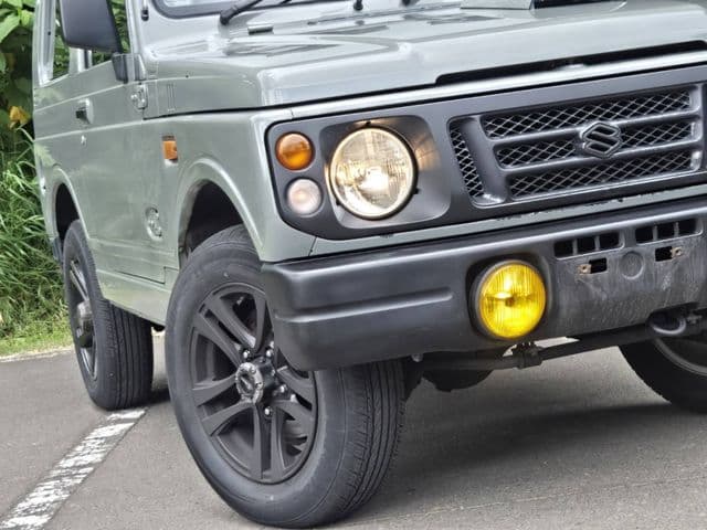 Car thumbnail 4