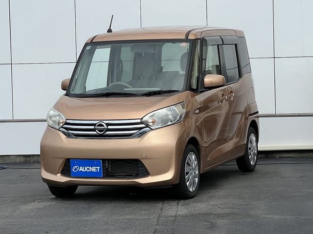 NISSAN
