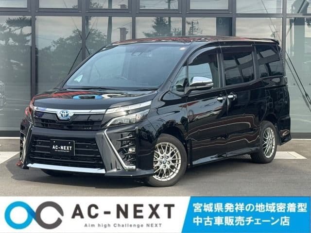 TOYOTA VOXY HYBRID