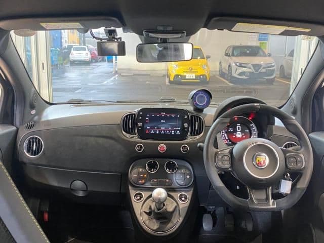 Car thumbnail 3