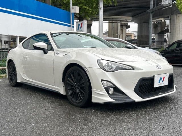 Car thumbnail 3
