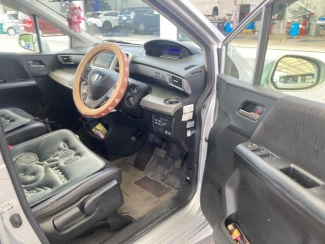 Car thumbnail 4