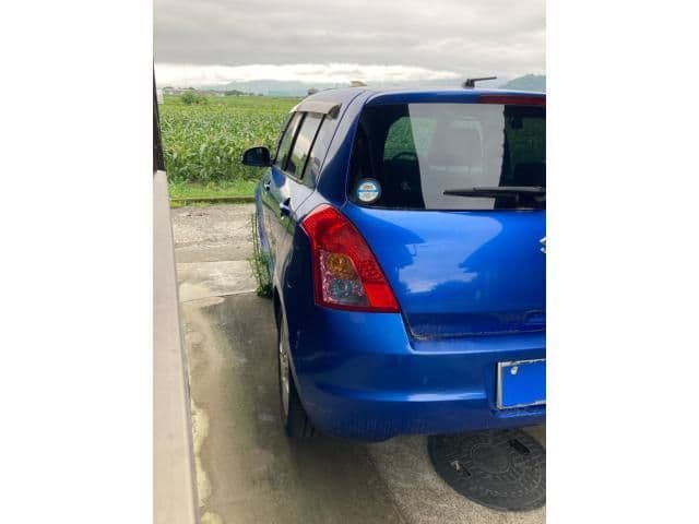 Car thumbnail 4