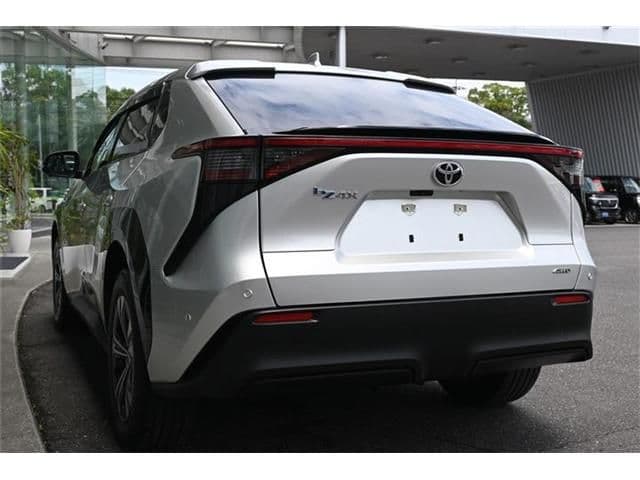 Car thumbnail 3