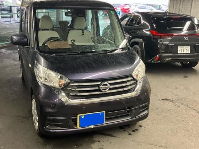 NISSAN