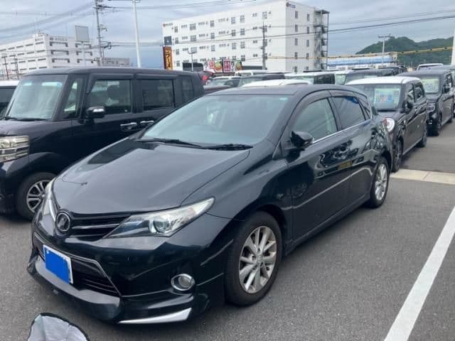 TOYOTA AURIS