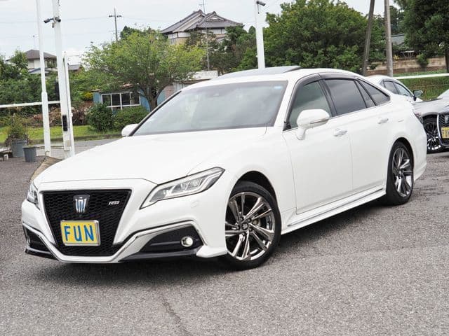 TOYOTA CROWN sedan hybrid 4WD
