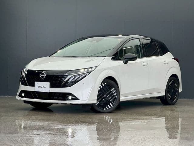 NISSAN AURA