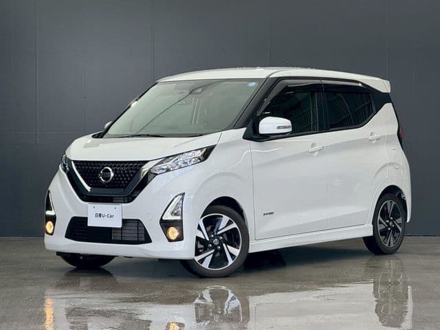 NISSAN