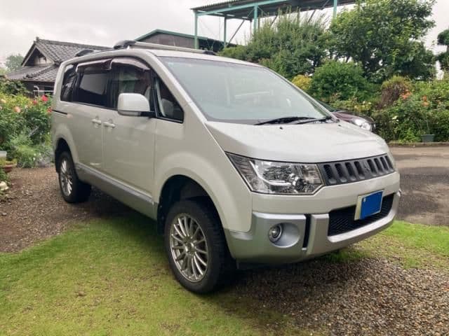 MITSUBISHI DELICA D:5 4WD