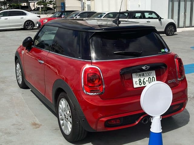 Car thumbnail 3