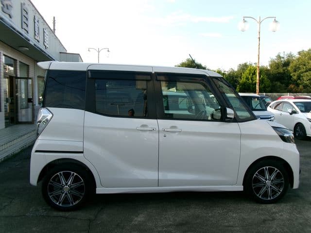Car thumbnail 4