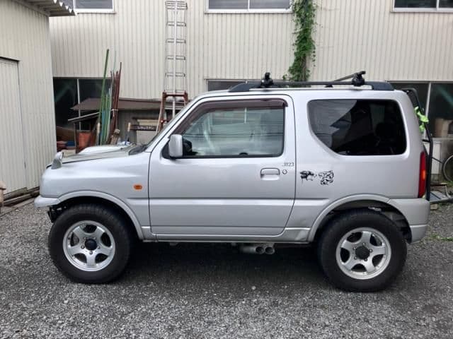 Car thumbnail 4