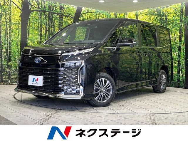 TOYOTA VOXY HYBRID 4WD