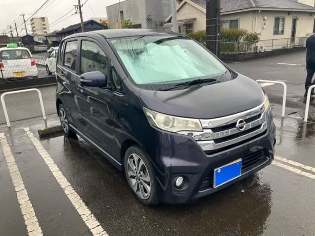 NISSAN