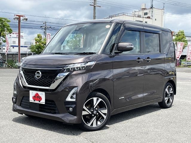 NISSAN