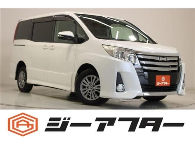 TOYOTA NOAH 4WD