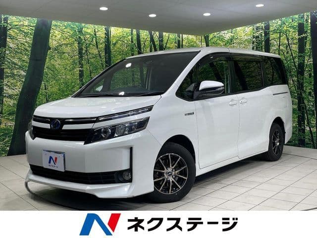 TOYOTA VOXY HYBRID