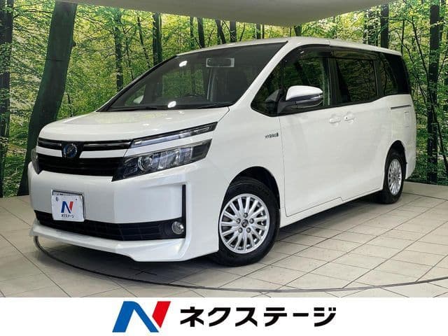 TOYOTA VOXY HYBRID