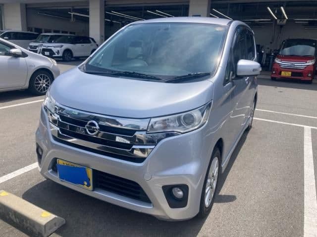 NISSAN