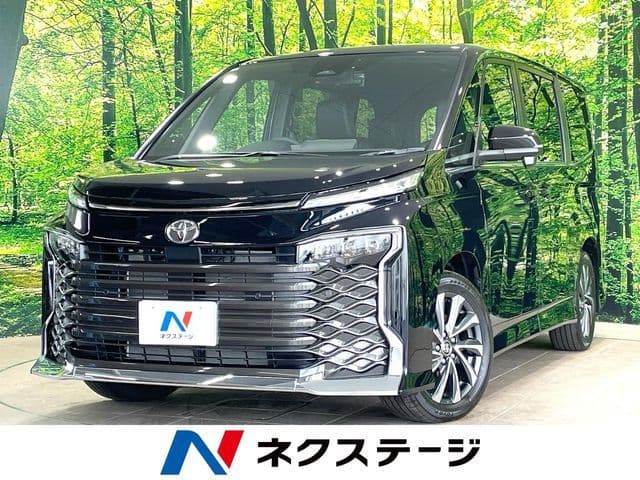 TOYOTA VOXY HYBRID